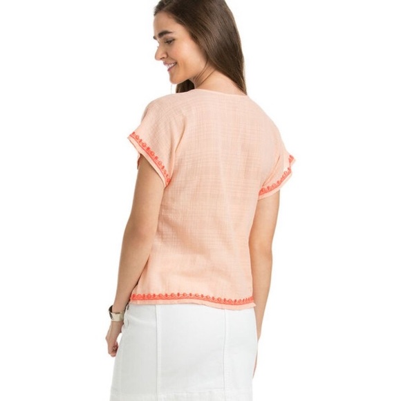 ☀️2/$22☀️ Vineyard Vines Embroidered Peasant Top - Picture 2 of 7